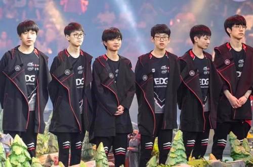 与此同时 与此同时