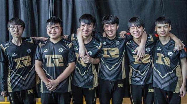 传球意识正 传球意识正